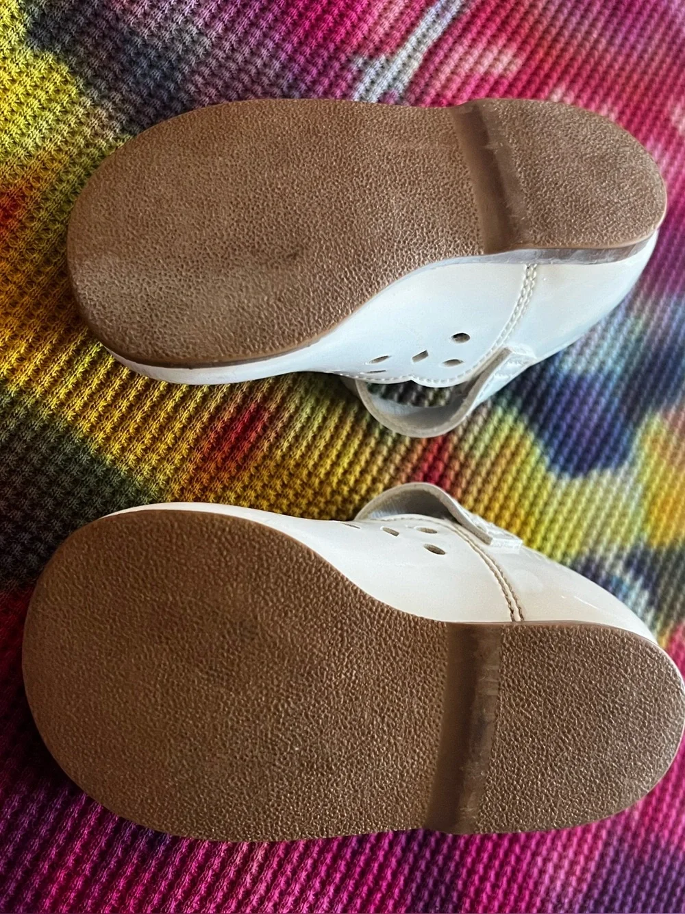 Vintage 90s DYNA KIDS White Mary Janes Cutout Scalloped Shoes Size 2